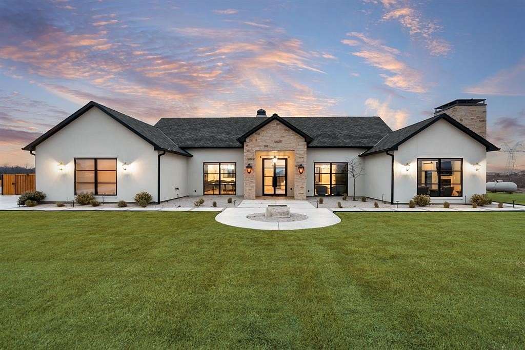 2 Acres of Residential Land with Home for Sale in Krum, Texas