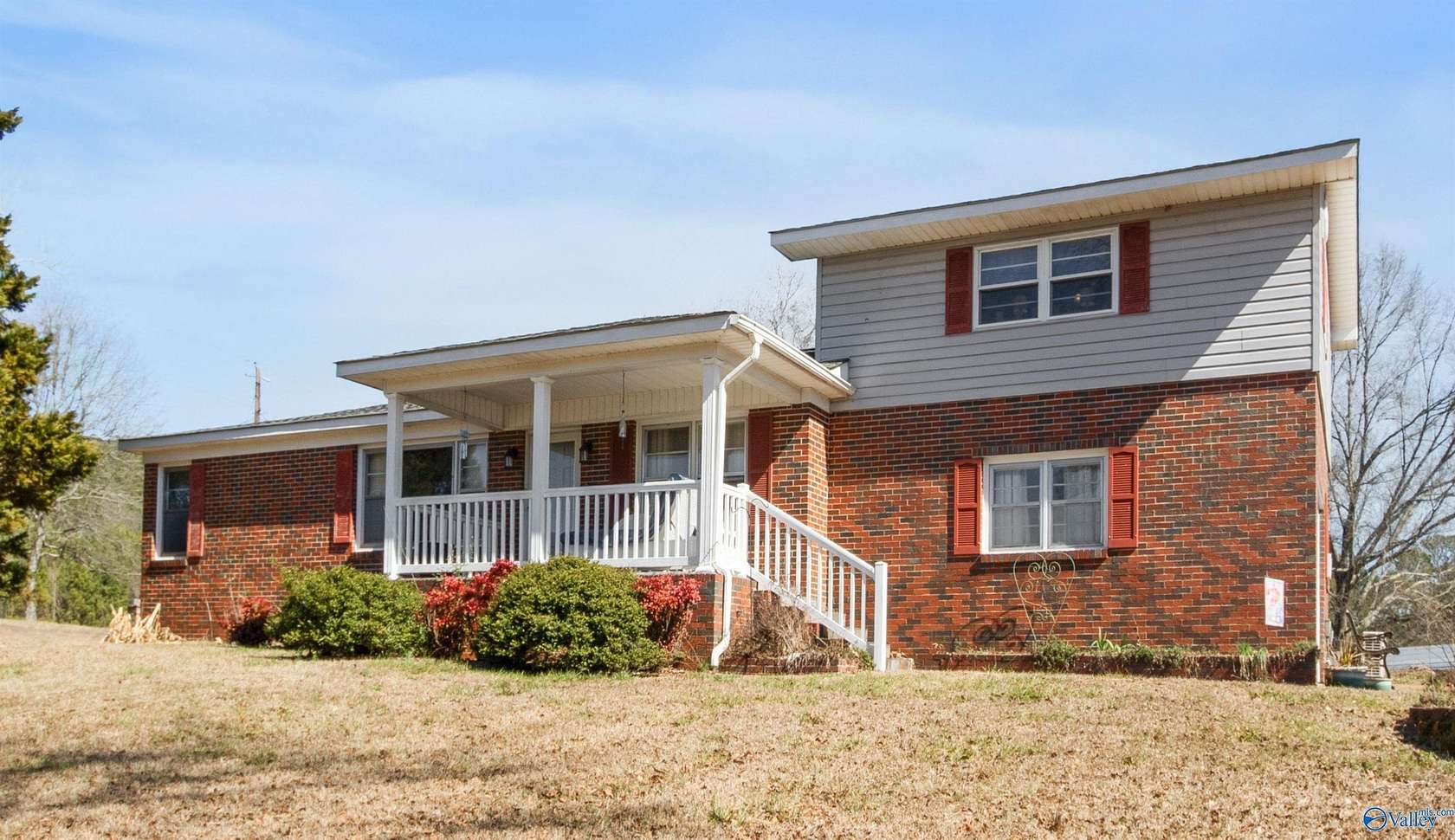 9.7 Acres of Residential Land with Home for Sale in Gadsden, Alabama