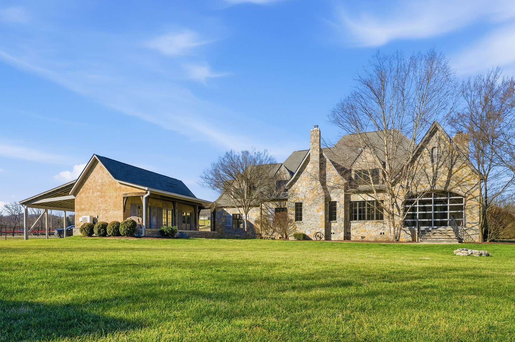 5.5 Acres of Residential Land with Home for Sale in Franklin, Tennessee