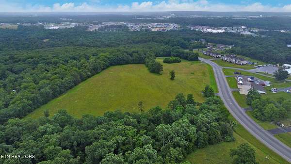 27.7 Acres of Recreational Land for Sale in Crossville, Tennessee