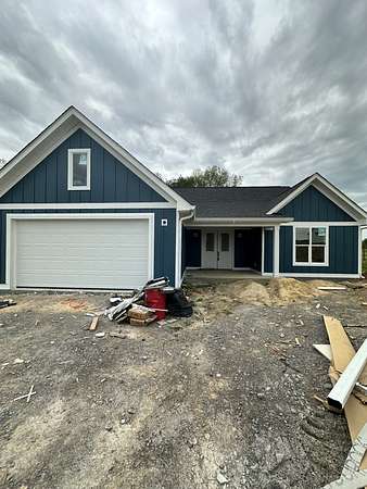 1.58 Acres of Land with Home for Sale in Bradyville, Tennessee