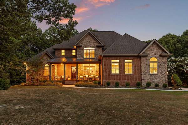 2.19 Acres of Land with Home for Sale in Signal Mountain, Tennessee