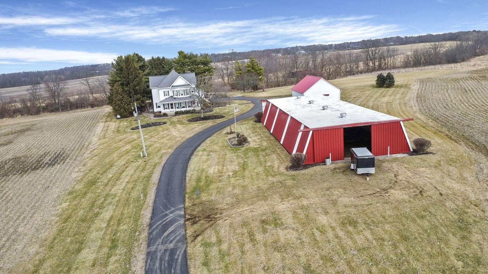 43 Acres of Land with Home for Sale in Circleville, Ohio