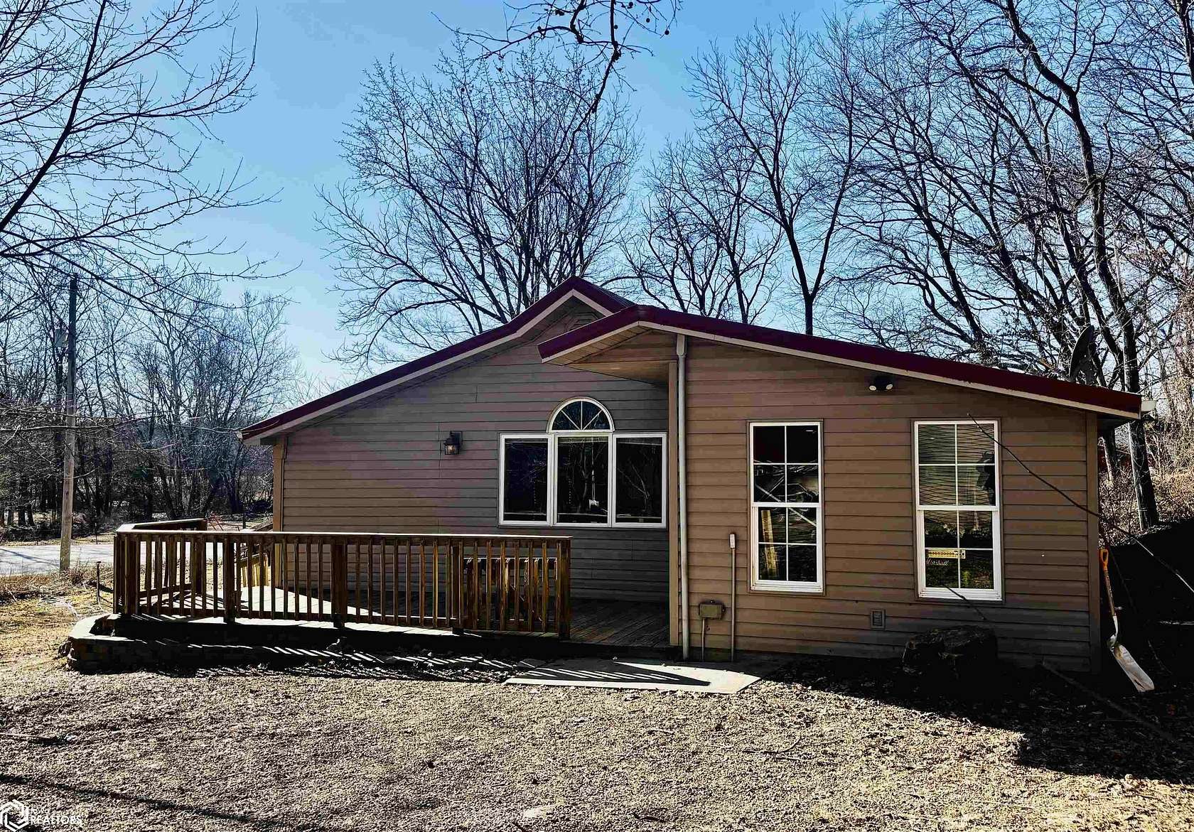 5 Acres of Land with Home for Sale in Farmington, Iowa