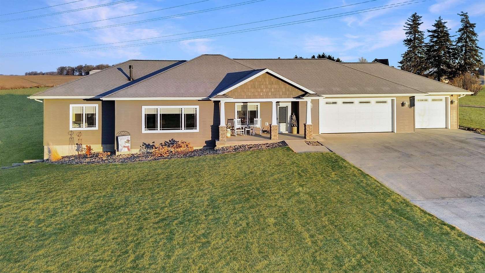 1.5 Acres of Land with Home for Sale in New Hartford, Iowa