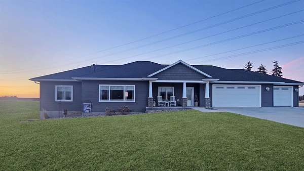 1.5 Acres of Land with Home for Sale in New Hartford, Iowa