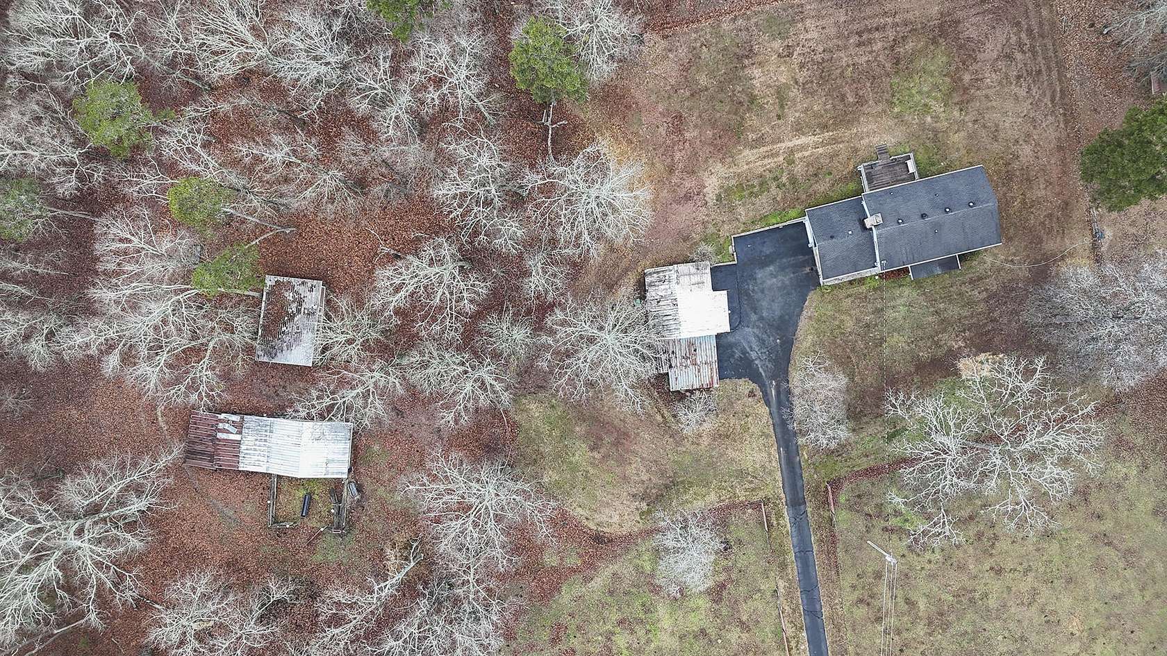 8 Acres of Land with Home for Sale in Ringgold, Georgia