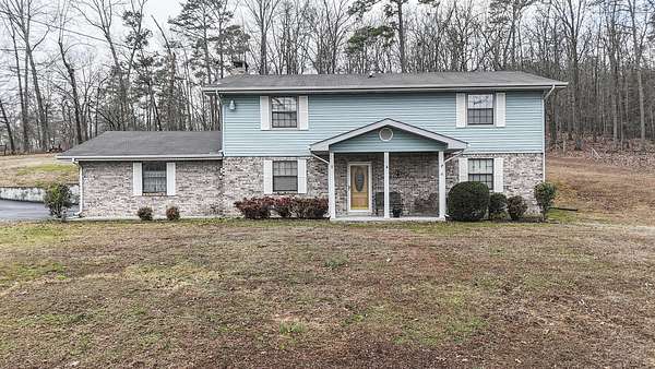 8 Acres of Land with Home for Sale in Ringgold, Georgia