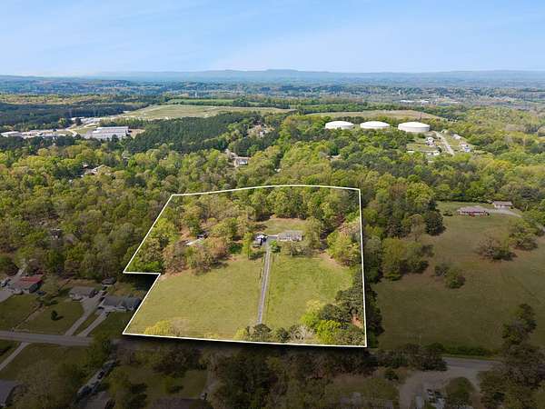 8 Acres of Land with Home for Sale in Ringgold, Georgia