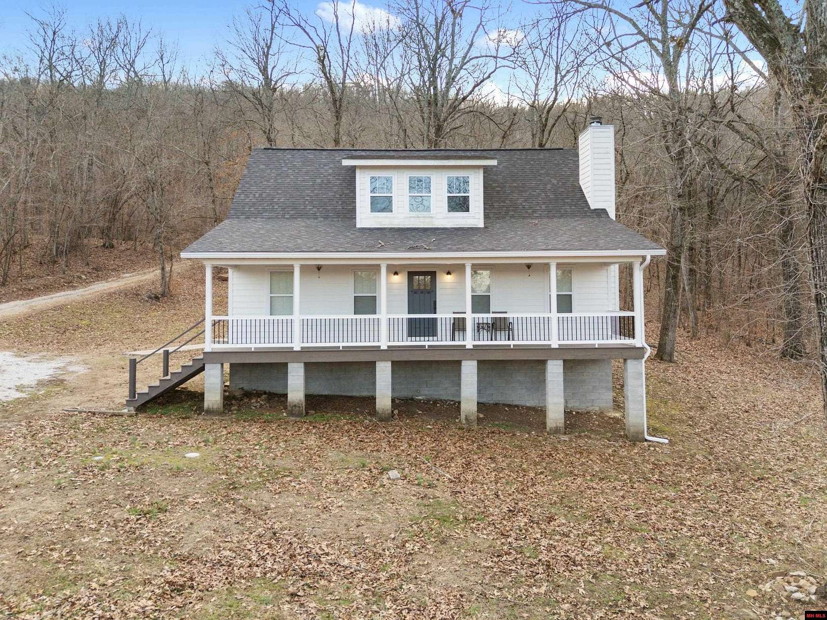 6.57 Acres of Residential Land with Home for Sale in Mountain View, Arkansas