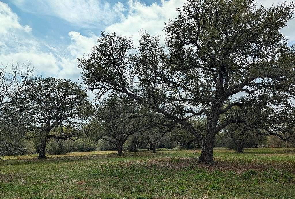 7.69 Acres of Land for Sale in Fayetteville, Texas