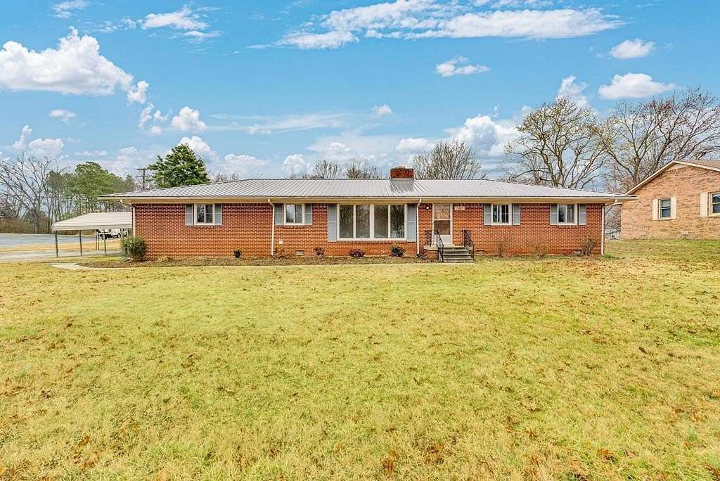 1.6 Acres of Land with Home for Sale in Baxter, Tennessee