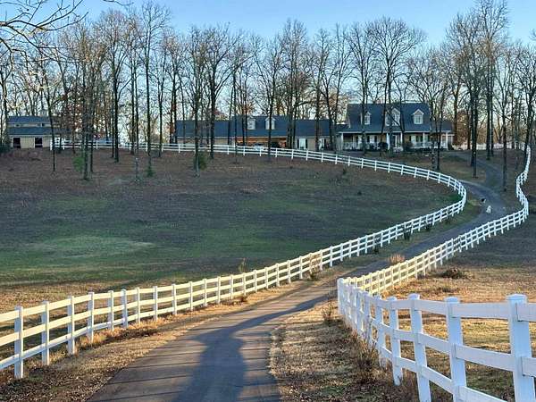 20.5 Acres of Agricultural Land with Home for Sale in Hot Springs, Arkansas