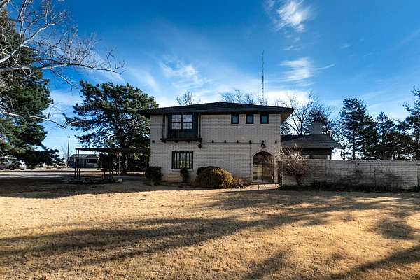 3.34 Acres of Land with Home for Sale in Tulia, Texas