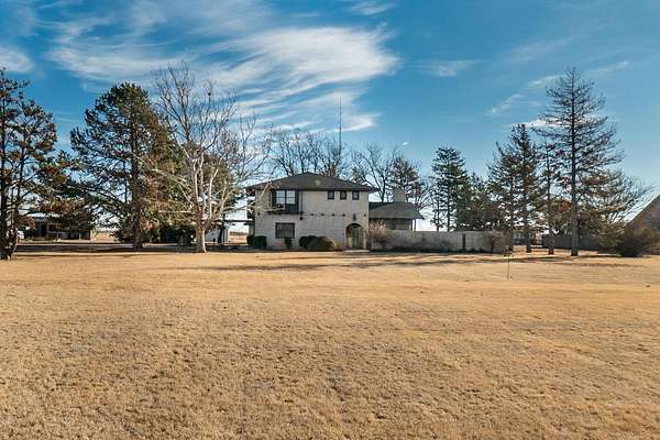 3.34 Acres of Land with Home for Sale in Tulia, Texas