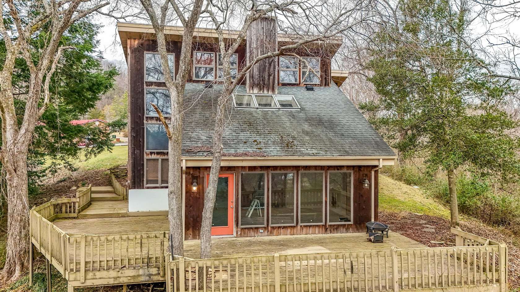 1.69 Acres of Residential Land with Home for Sale in Williamsburg, Kentucky