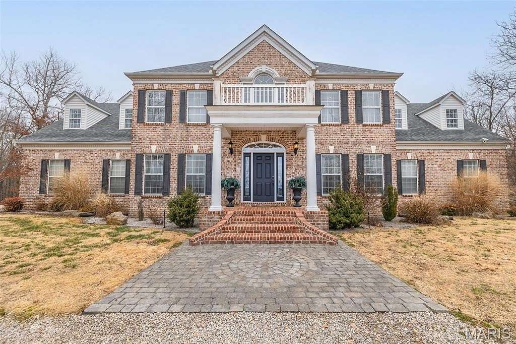 4.7 Acres of Residential Land with Home for Sale in Poplar Bluff, Missouri