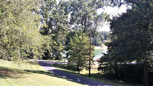 1.8 Acres of Residential Land with Home for Lease in Jefferson City, Tennessee