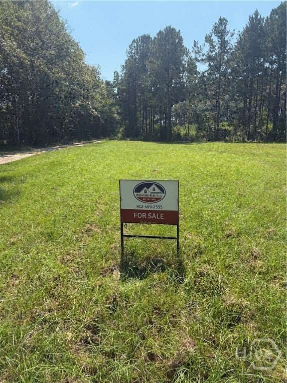 3 Acres of Residential Land for Sale in Ellabell, Georgia