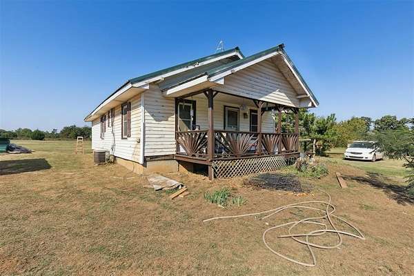 5 Acres of Residential Land with Home for Sale in Wellston, Oklahoma