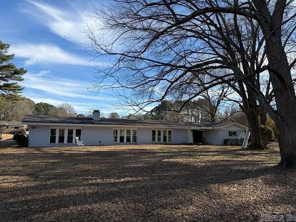 2.42 Acres of Residential Land with Home for Sale in Jacksonville, Arkansas