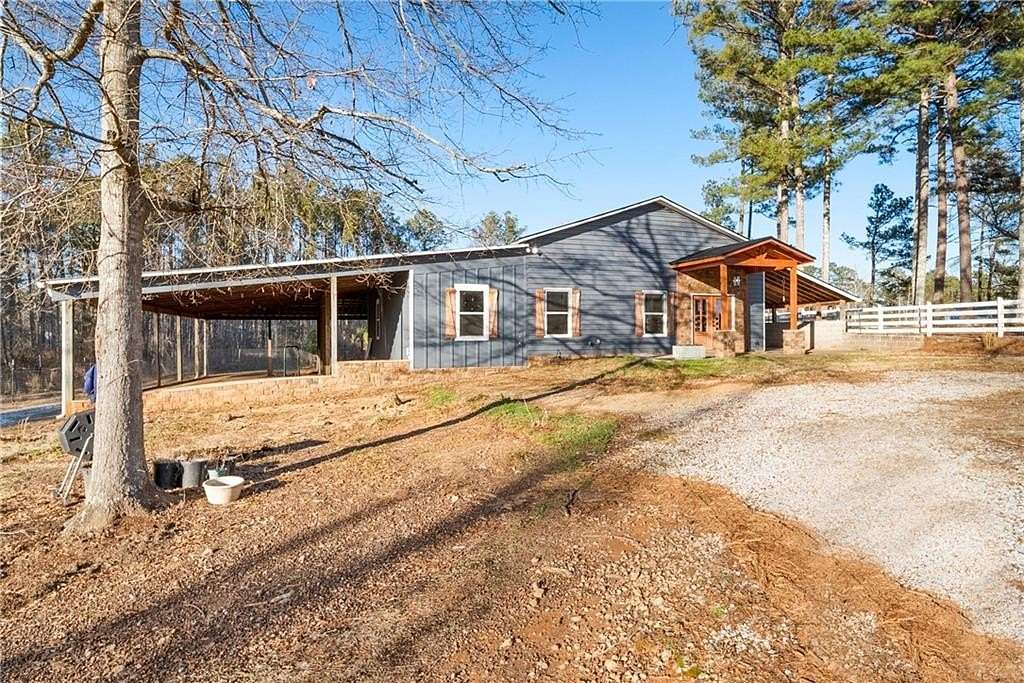 1.8 Acres of Residential Land with Home for Sale in Colbert, Georgia