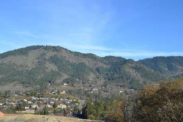 0.23 Acres of Residential Land for Sale in Grants Pass, Oregon