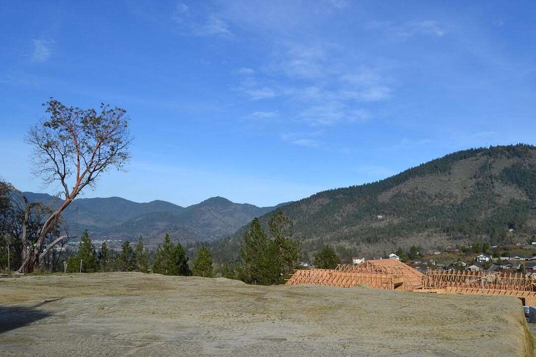 0.34 Acres of Residential Land for Sale in Grants Pass, Oregon