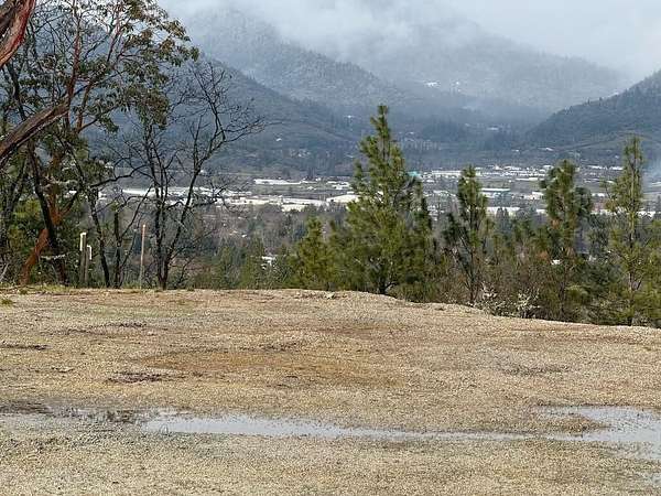 0.34 Acres of Residential Land for Sale in Grants Pass, Oregon