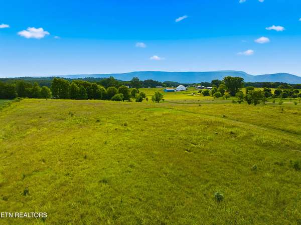5 Acres of Land for Sale in Etowah, Tennessee