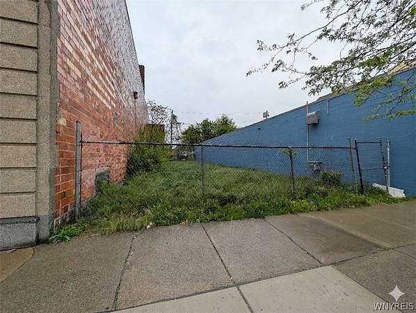 0.08 Acres of Mixed-Use Land for Sale in Buffalo, New York