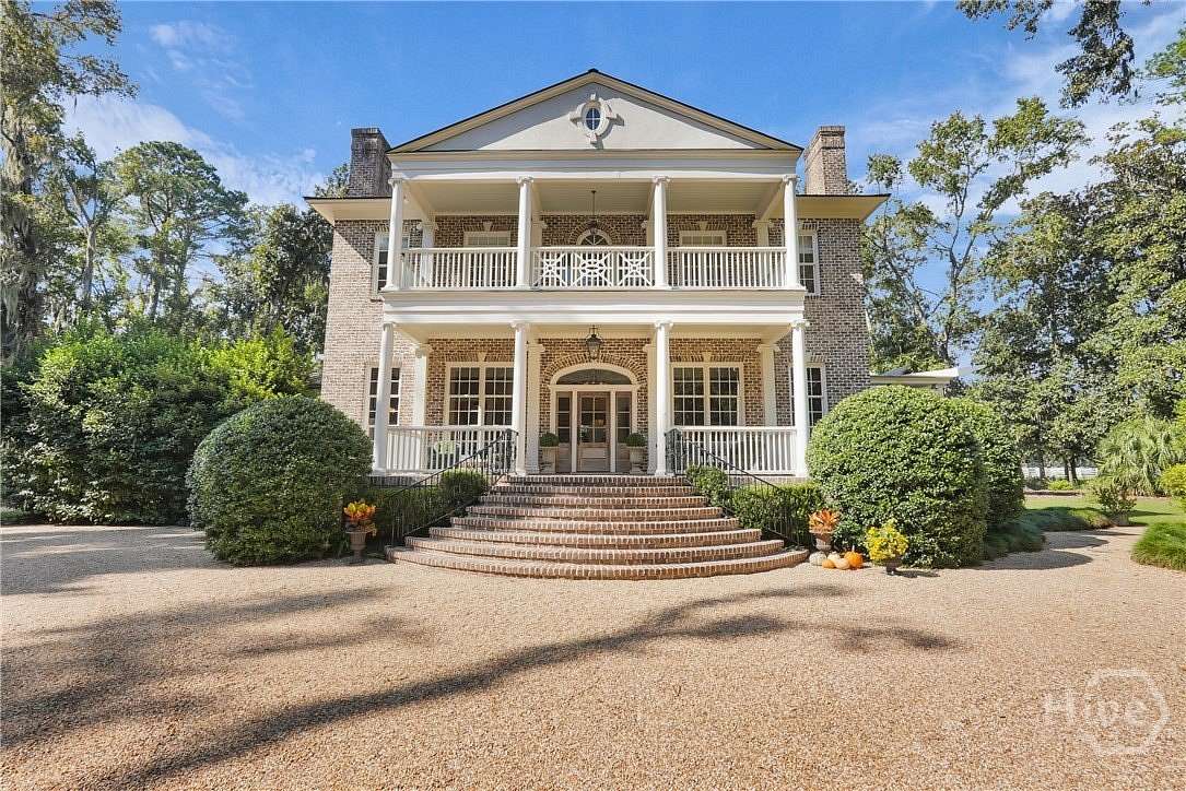 1.5 Acres of Land with Home for Sale in Richmond Hill, Georgia