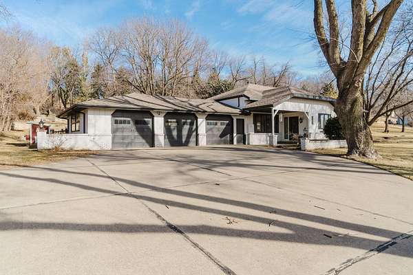 9.15 Acres of Land with Home for Sale in Sioux City, Iowa