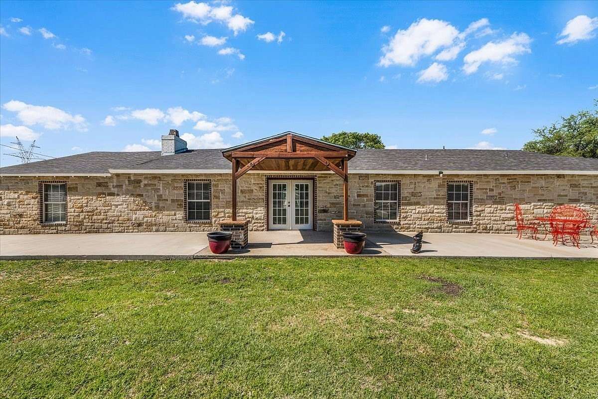 14.2 Acres of Land with Home for Sale in Weatherford, Texas