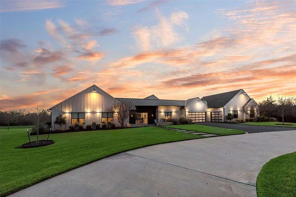 12 Acres of Land with Home for Sale in Rockwall, Texas