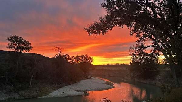 10 Acres of Residential Land for Sale in Valley Mills, Texas