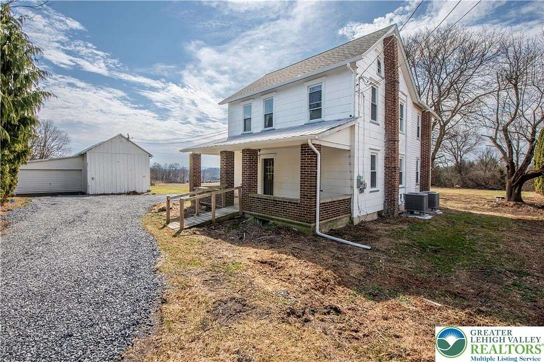 Land with Home for Lease in Coplay, Pennsylvania