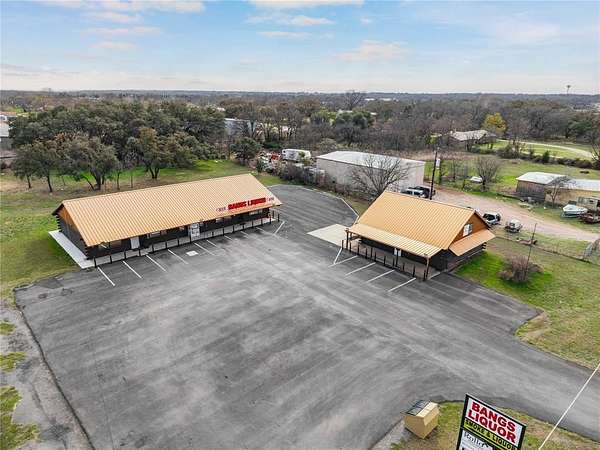2 Acres of Improved Commercial Land for Sale in Bangs, Texas