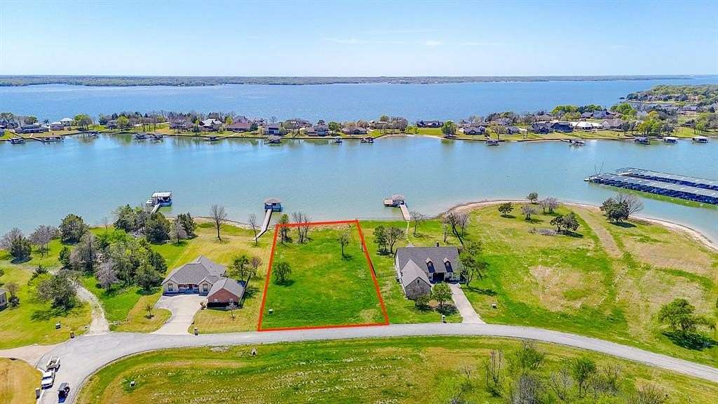0.82 Acres of Residential Land for Sale in Corsicana, Texas