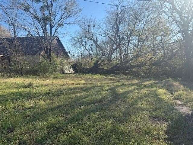 0.11 Acres of Mixed-Use Land for Sale in Paris, Texas