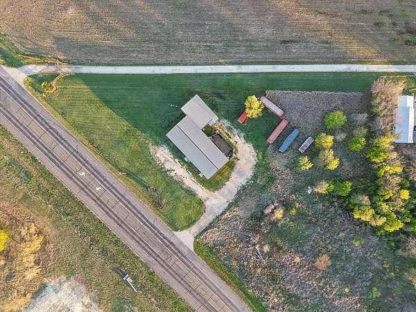 1.58 Acres of Improved Mixed-Use Land for Sale in Corsicana, Texas