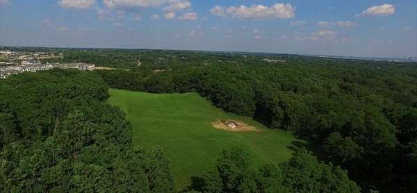 18.7 Acres of Land with Home for Sale in Kansas City, Missouri