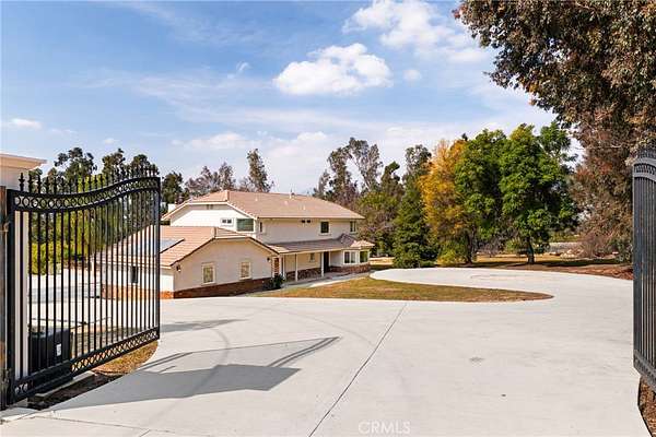 6.38 Acres of Land with Home for Sale in Redlands, California