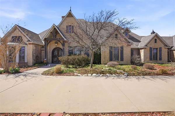 320 Acres of Land with Home for Sale in Elk City, Oklahoma