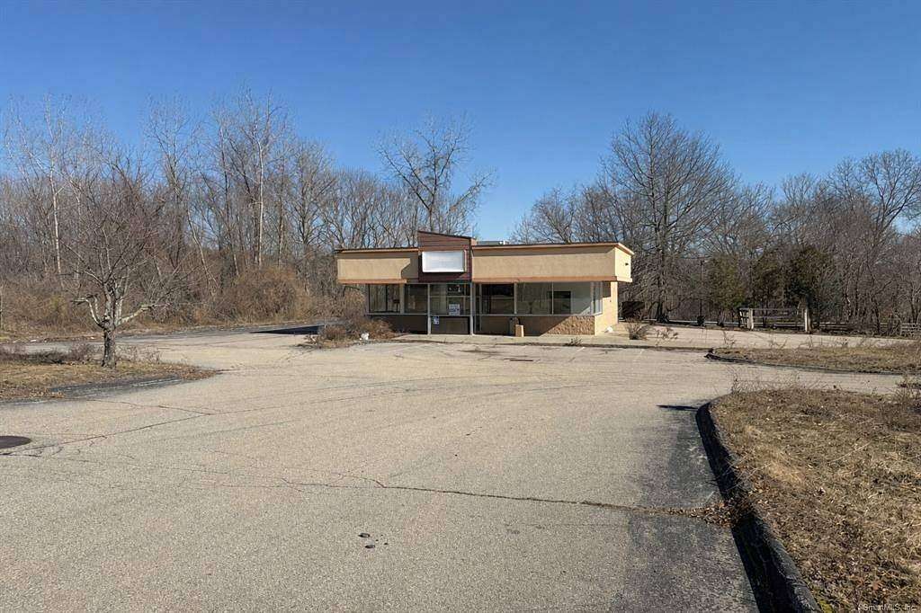 3.86 Acres of Improved Commercial Land for Sale in Montville Town, Connecticut