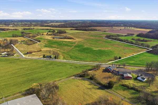 110 Acres of Land for Sale in Springfield, Tennessee