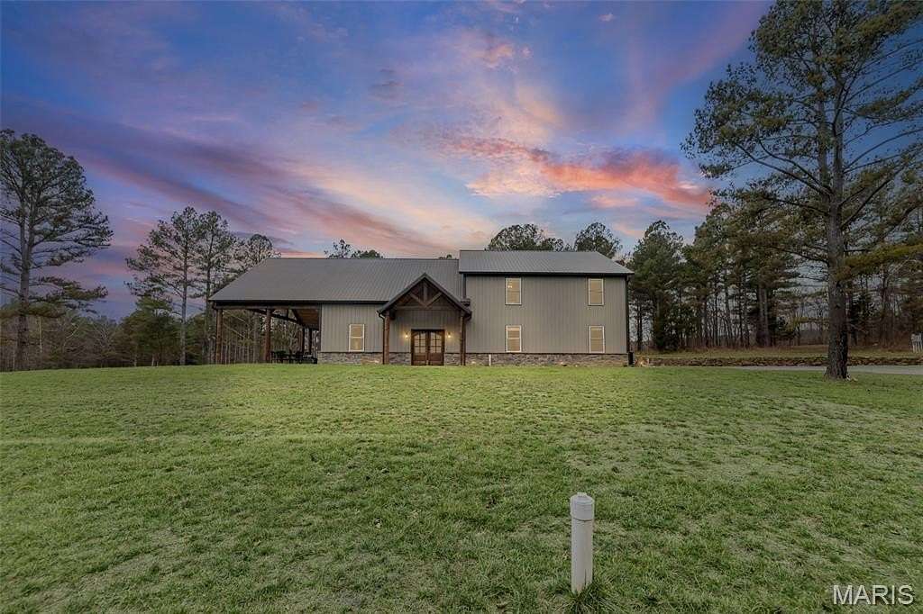 716 Acres of Land with Home for Sale in Ozark, Illinois