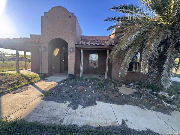 2 Acres of Land with Home for Lease in Pearsall, Texas