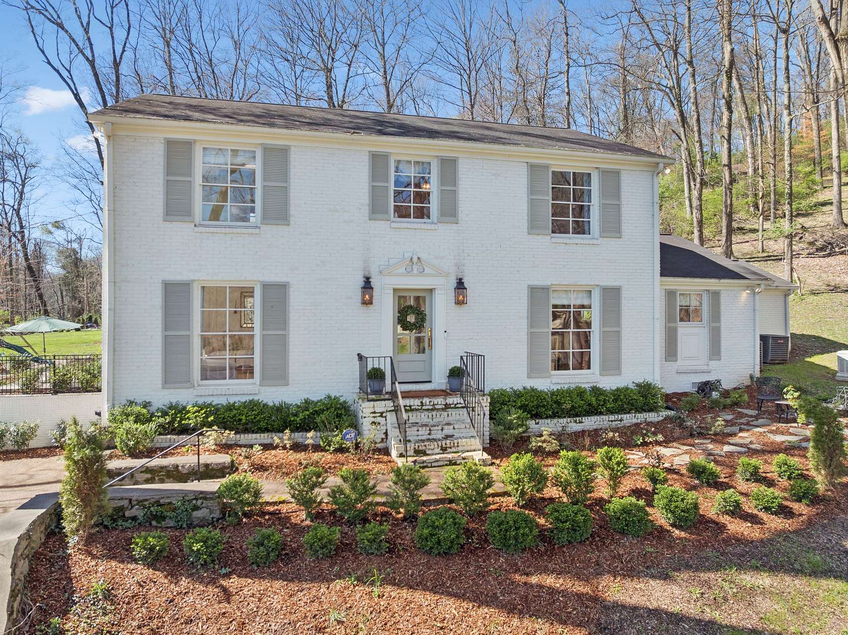 1.65 Acres of Land with Home for Sale in Nashville, Tennessee