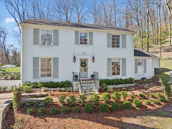 1.65 Acres of Land with Home for Sale in Nashville, Tennessee